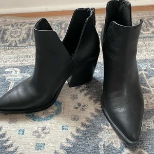 Vince camuto gigietta bootie